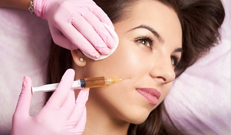 عوارض تزریق ژل خط خنده در اصفهان
