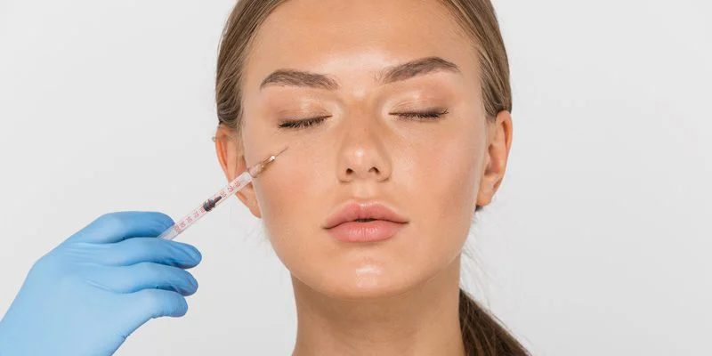 فیلر برای رفع گودی و تیرگی زیر چشم